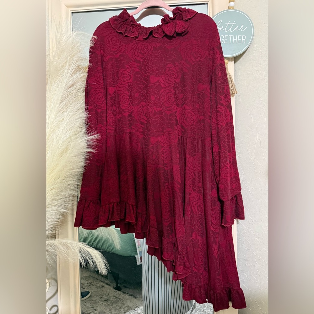 Elegant Red Floral outfit